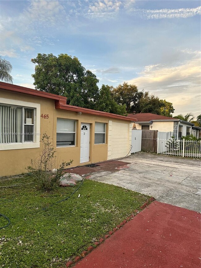 465 NE 157th Ter in Miami, FL - Building Photo - Building Photo