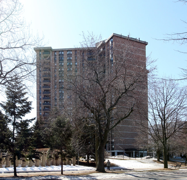 Admiral's Walk in Burlington, ON - Building Photo - Building Photo