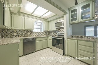 8412 38th Cir in Oklahoma City, OK - Building Photo - Building Photo