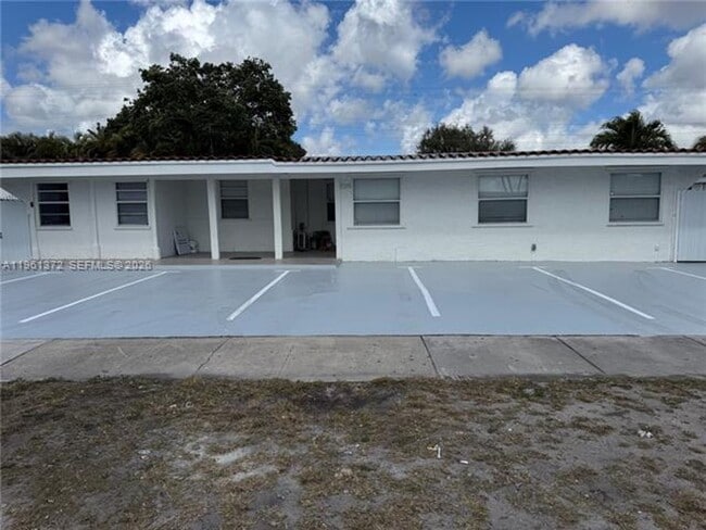 10245 SW 37th Terrace