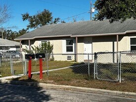 110 W Orange Ave in Lake Wales, FL - Building Photo