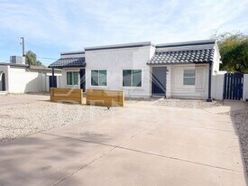 423 S Terry Ln in Tempe, AZ - Building Photo