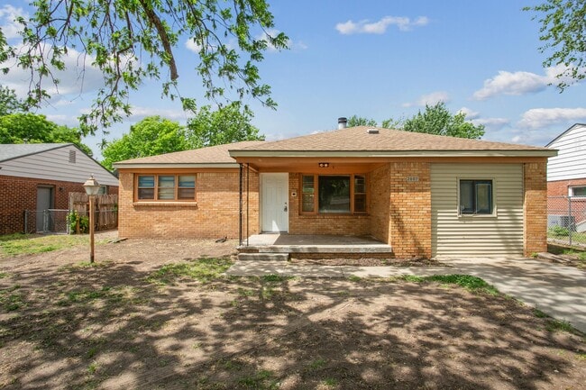 property at 2807 S Pattie St