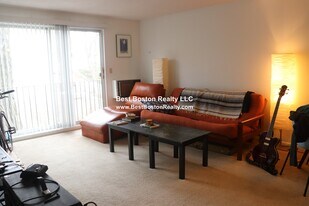 41 Belmont St, Unit 33 in Somerville, MA - Building Photo