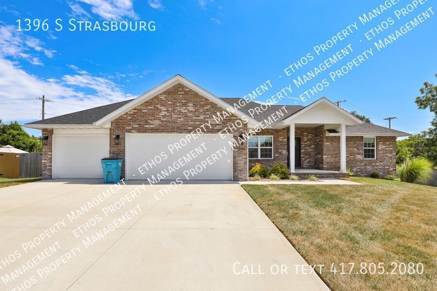 1396 S Strasbourg Ave in Springfield, MO - Foto de edificio