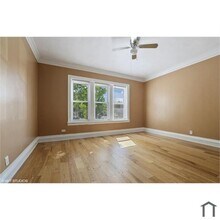 1140 W 77th St in Chicago, IL - Building Photo - Building Photo
