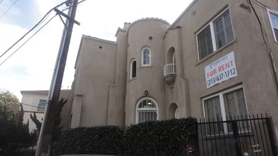 2320 Ocean View Ave in Los Angeles, CA - Building Photo - Building Photo