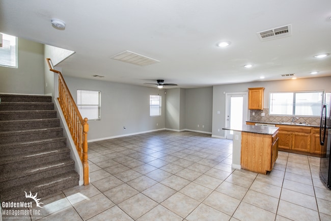 6482 Holyrod Park Ct in Las Vegas, NV - Building Photo - Building Photo