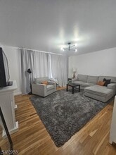 249 Berkeley Ave in Bloomfield, NJ - Foto de edificio - Building Photo