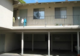 15 Los Higos St in Alhambra, CA - Foto de edificio - Building Photo