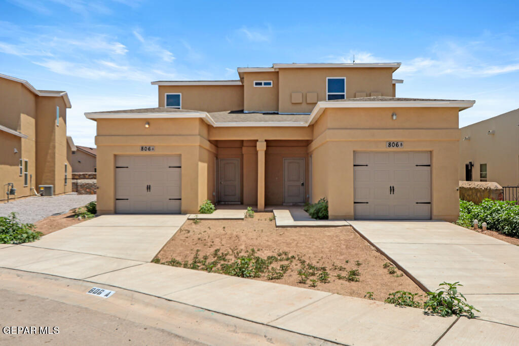 806 HC Gilbert Minjares Dr in Socorro, TX - Building Photo