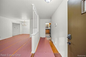 2360 Pine View Dr in West Bloomfield Township, MI - Building Photo - Building Photo