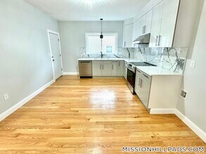 190 Hillside St in Boston, MA - Building Photo - Building Photo