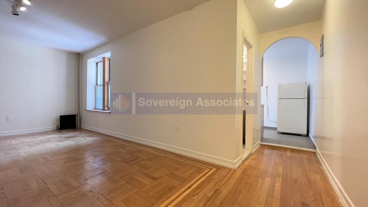 175 Pinehurst Ave in New York, NY - Building Photo