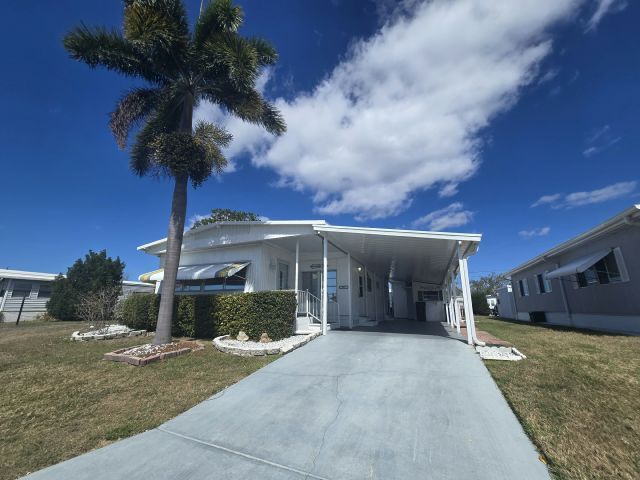 property at 303 50th Avenue Plaza W