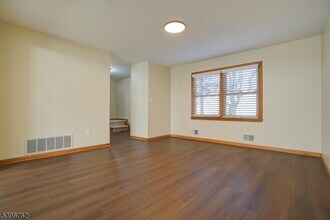 11 Lenox St in Edison, NJ - Building Photo - Building Photo