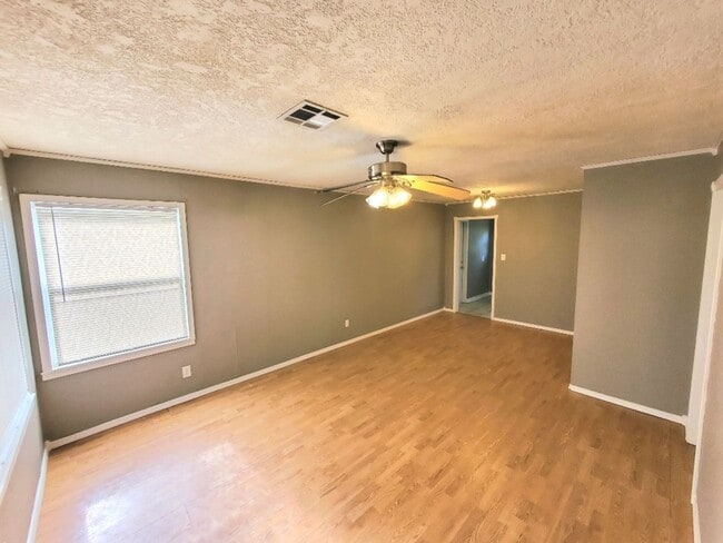 721 Askew Dr in Midwest City, OK - Building Photo - Building Photo