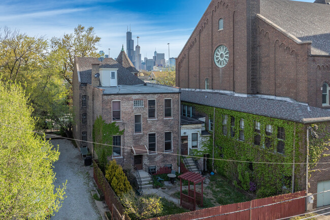 717 W 18th St in Chicago, IL - Building Photo - Building Photo