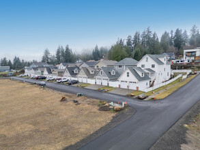 10-90 E Compass Ln in Allyn, WA - Building Photo - Building Photo