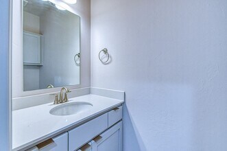 1002 Varenna Ct in Norman, OK - Building Photo - Building Photo