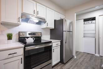 Woodland Heights Apartments in Kalamazoo, MI - Building Photo - Interior Photo