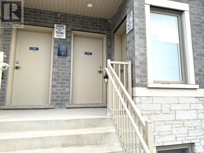 130 Honeycrisp Cres in Vaughan, ON - Building Photo - Building Photo