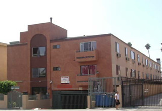 943 Elden Ave in Los Angeles, CA - Building Photo - Building Photo