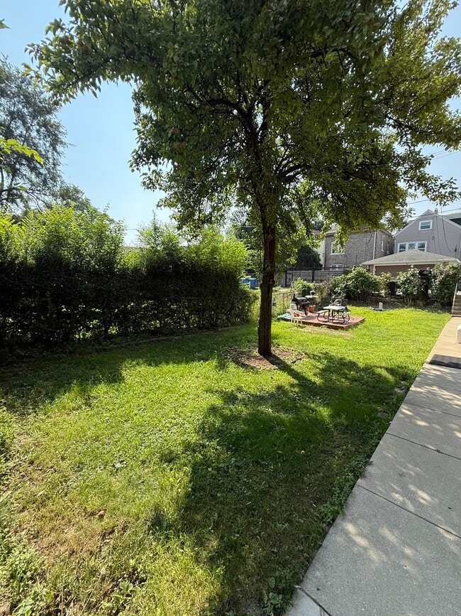 2629 W Luther St in Chicago, IL - Building Photo - Building Photo