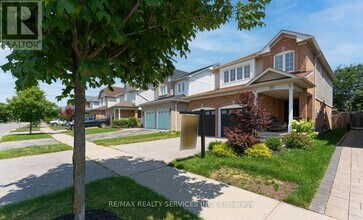 21 Lazio St. in Whitby, ON - Building Photo - Building Photo