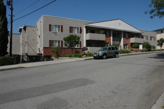 1681 Amberwood Dr in South Pasadena, CA - Foto de edificio - Building Photo