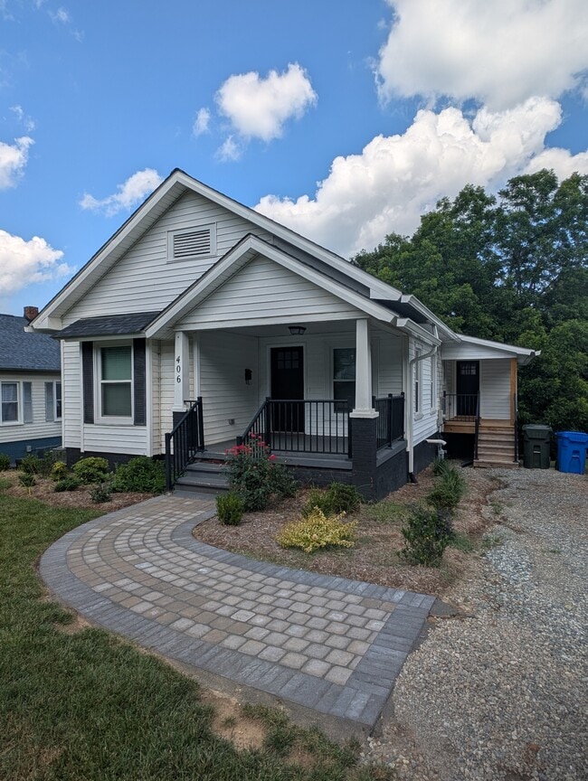 property at 406 N 4th St