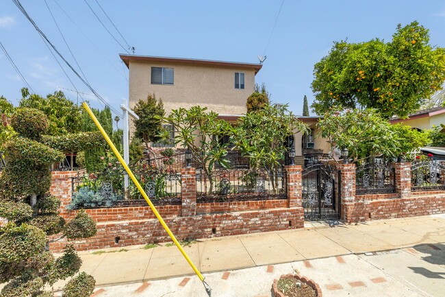 3723 E 5th St in Los Angeles, CA - Building Photo - Building Photo