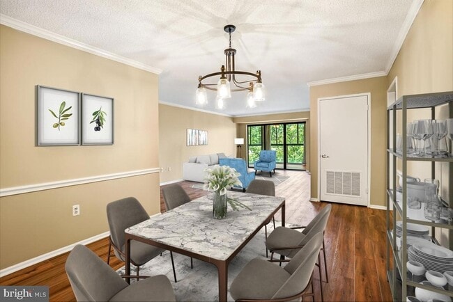 15101 Interlachen Dr in Silver Spring, MD - Foto de edificio - Building Photo