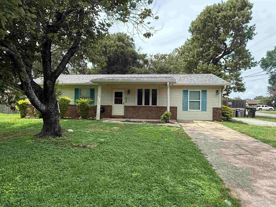 790 Deedra Ave in Pensacola, FL - Building Photo