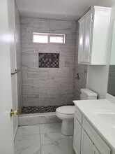 1018 Lexington Cir, Unit 5 in Edinburg, TX - Building Photo - Building Photo