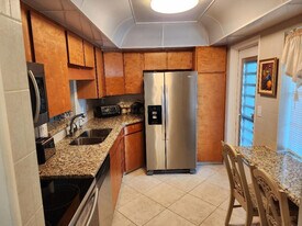 4141 NW 44th Ave in Lauderdale Lakes, FL - Building Photo