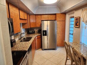 4141 NW 44th Ave in Lauderdale Lakes, FL - Building Photo - Building Photo