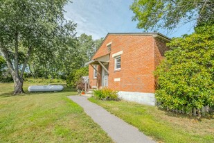 Atlantic Townhouse Apartments in Bath, ME - Building Photo - Building Photo