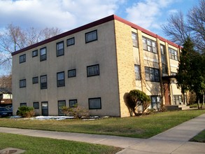 1140 Western Ave N in St. Paul, MN - Foto de edificio - Building Photo