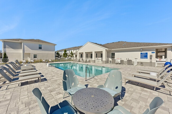 Encanto Isla | Townhomes for Rent