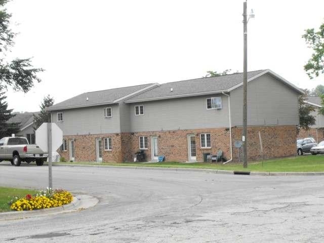 New Glarus Place in New Glarus, WI - Foto de edificio - Building Photo