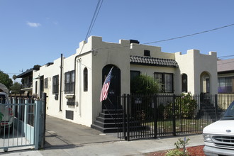 9309-9311 Olive St in Oakland, CA - Building Photo - Building Photo