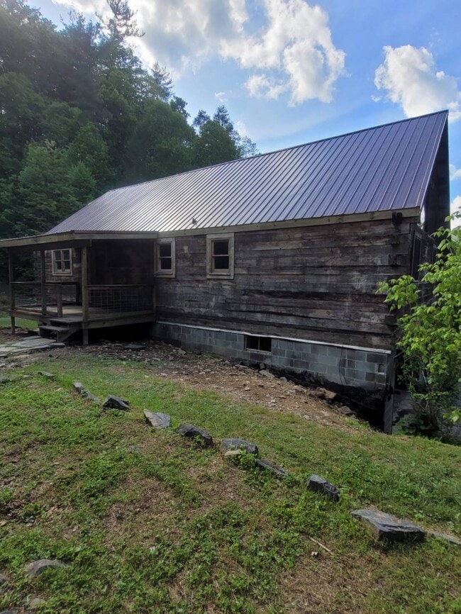 150 Joe English Rd in Erwin, TN - Building Photo - Building Photo