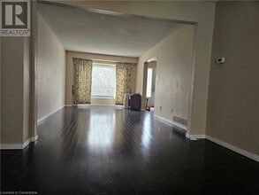 1409 Heritage Way in Oakville, ON - Building Photo - Building Photo
