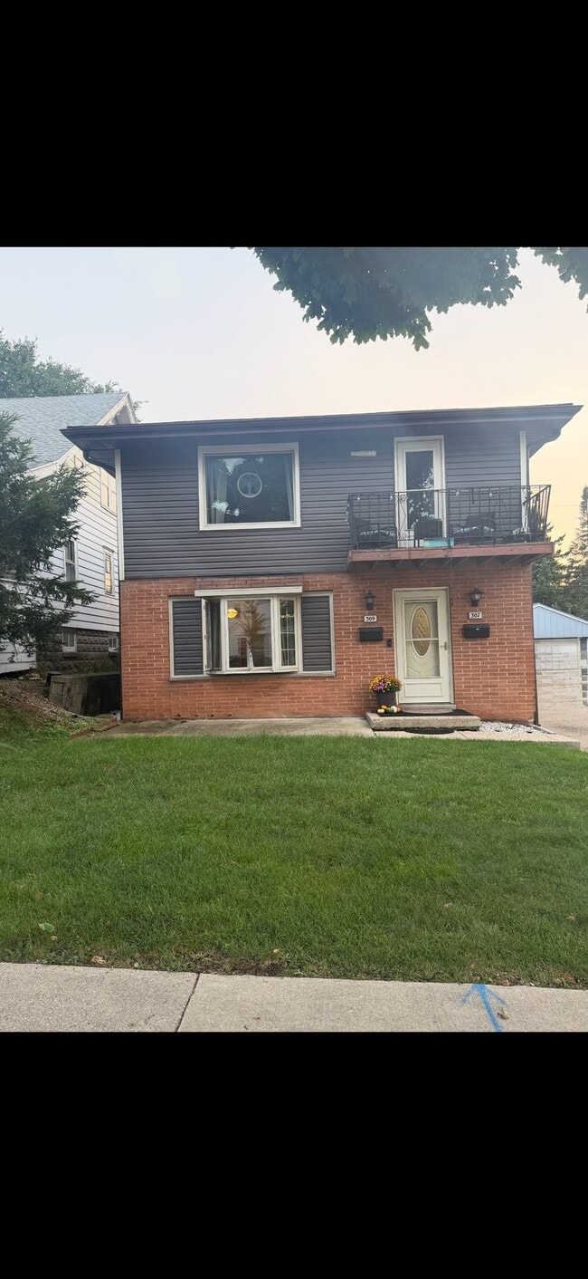 property at 307 S 76th St