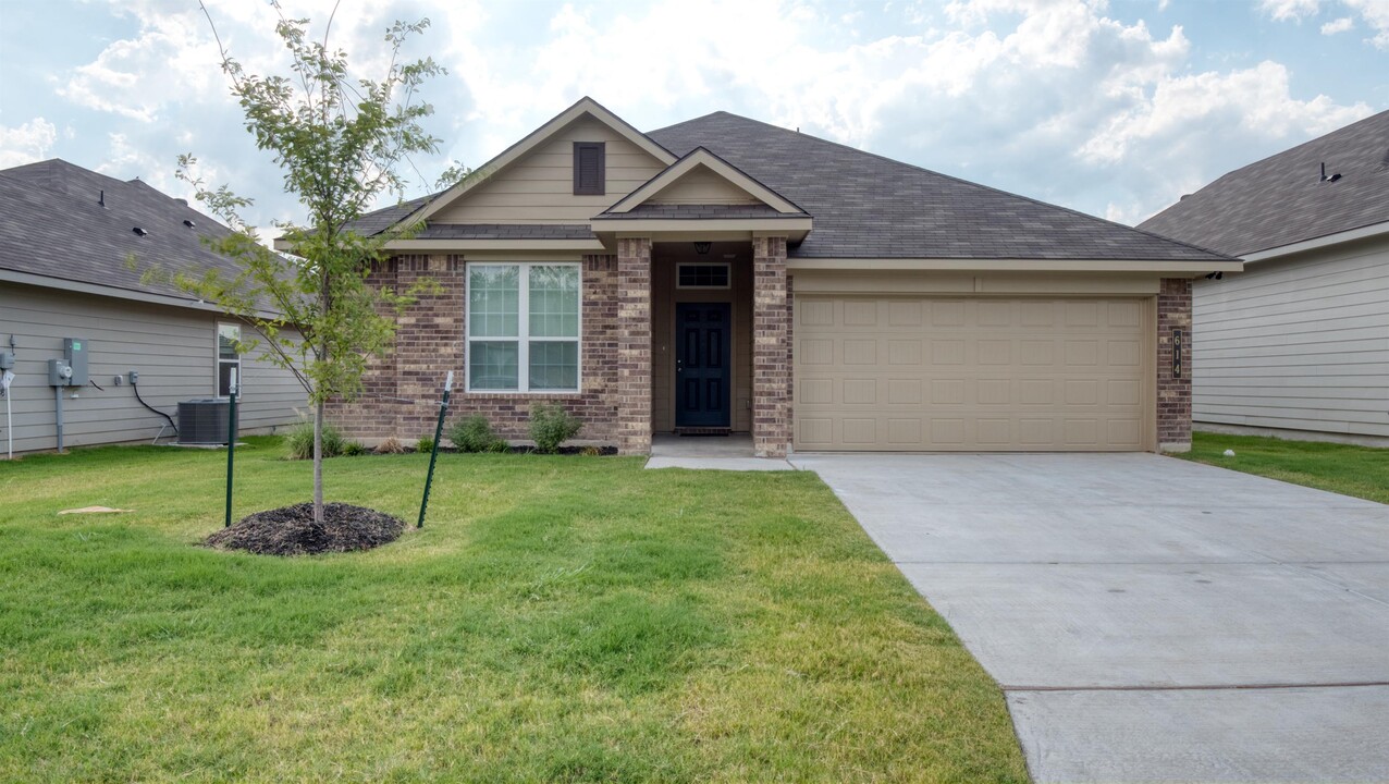 614 Fallbrook Dr in Temple, TX - Foto de edificio