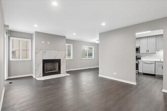 225 Thornapple Ct in Buffalo Grove, IL - Building Photo - Building Photo