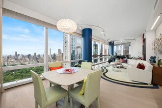 25 Columbus Cir in New York, NY - Building Photo - Building Photo