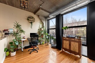 1111 W 15th St in Chicago, IL - Building Photo - Building Photo