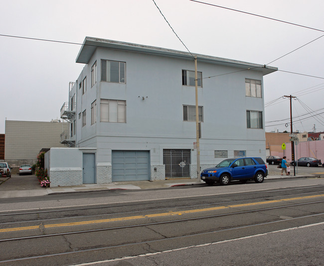 3100 Taraval St in San Francisco, CA - Foto de edificio - Building Photo